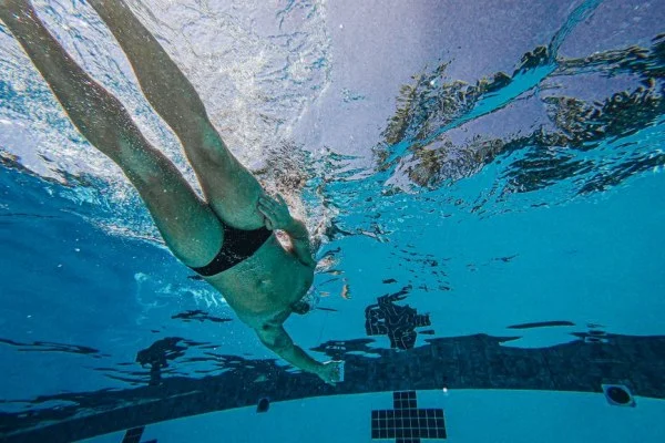 swimming underwater technique